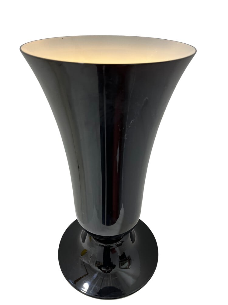 Anni Trenta Black Murano Glass Table Lamp by Venini: Venini is a world-renowned Murano Glass company in Murano. They are known for their classic designs and this "Anni Trenta" table lamp is a wonderful example. Measures 17.5" tall. A matching floor lamp
