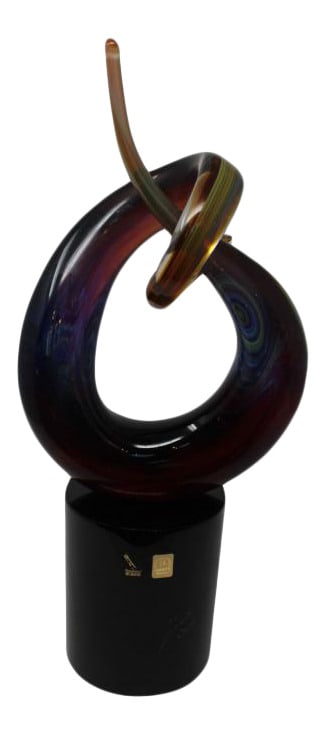 Oscar Zanetti - Calcedonia Curls & Ribbons: Oscar Zanetti has several generations of forefathers that were Glass Masters, and he is now one of the premier Artists in Murano. Known for his Calcedonia creations, especially of animal life, his