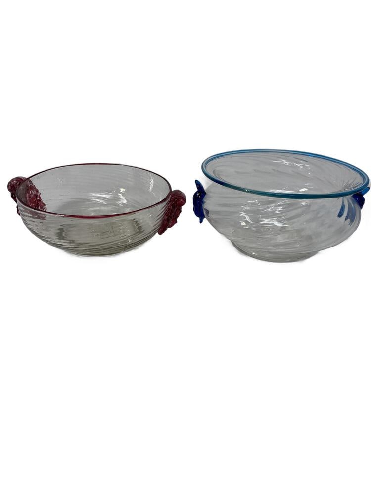 Murano Glass Vintage Salviati Style Candy Dishes: These miniature bowl dishes were made in Murano. Vintage, and in excellent condition. Appear to be Salviati, but unsigned (which isn't unusual for Salviati). Each is 5" across. Price is for the pair.