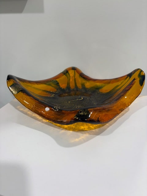 Candy Dish Centerpiece by LaMurrina of Murano: This gorgeous Murano Glass centerpiece candy dish was made in the furnaces of LaMurrina. Great colors that would work in many decors. Signed. A great accent or collector piece.
