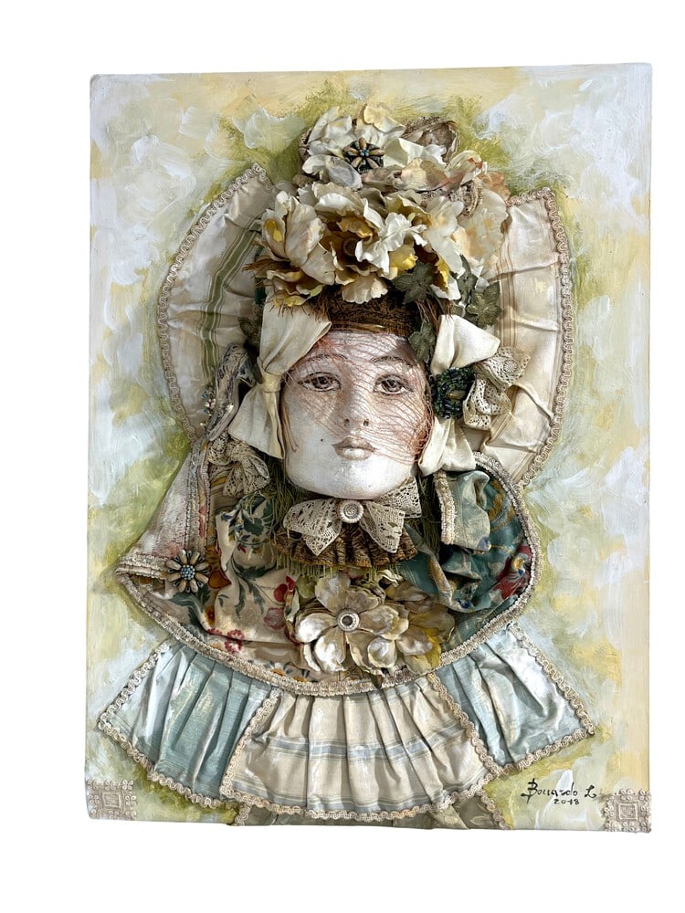 Primavera Hand Made Venetian Mask Painting: Unmask the Art of Venetian Tradition!Handcrafted with Love, Steeped in History.For centuries, Venetian masks have been a symbol of mystery, intrigue, and artistic expression. Our handmade masks are