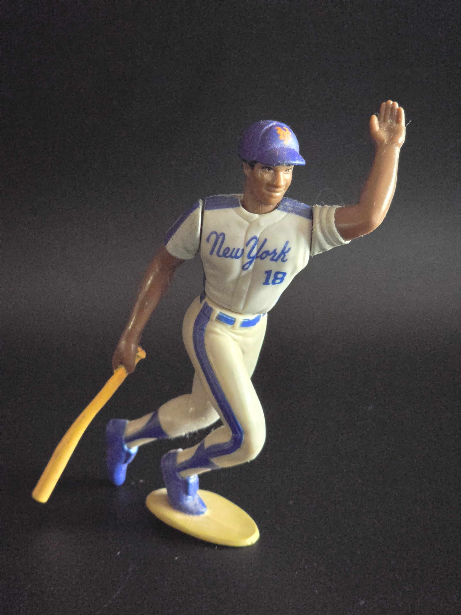 Darryl Strawberry #18 collectible figurine, part of the iconic MLB Starting Lineup toy series. (1 of 2)