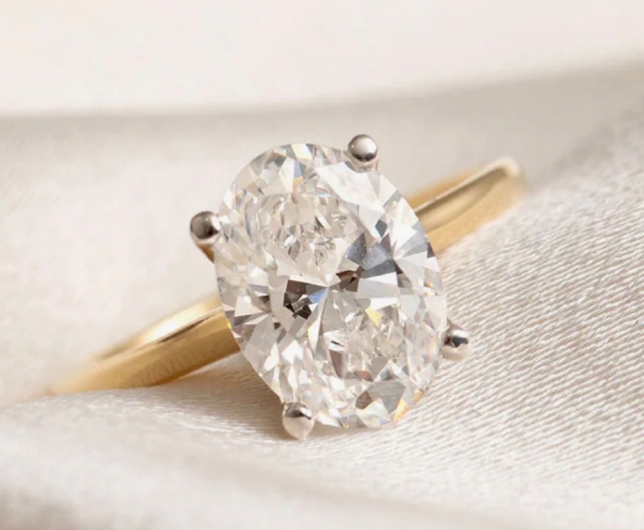 Certified 2.50 Carat Lab Grown Diamond VVS1 - D Color 14kt Solid Yellow Gold Engagement Ring: Certified 2.50 Carat Oval Cut Lab Grown Diamond VVS1 - D Color 14kt Solid Yellow Gold Engagement Ring - Side Stones 0.30 ct Lab Grown Diamond VS1 G-H Color Round Cut - Ring Size US 6 - Free Ring Reisz