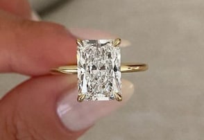 Certified 4 Carat Radiant Cut E VVS1 Lab Grown Diamond Ring 14KT Solid Yellow Gold: Certified 4 Carat Radiant Cut E VVS1 Lab Grown Diamond Ring 14KT Solid Yellow Gold - Ring Size US 6