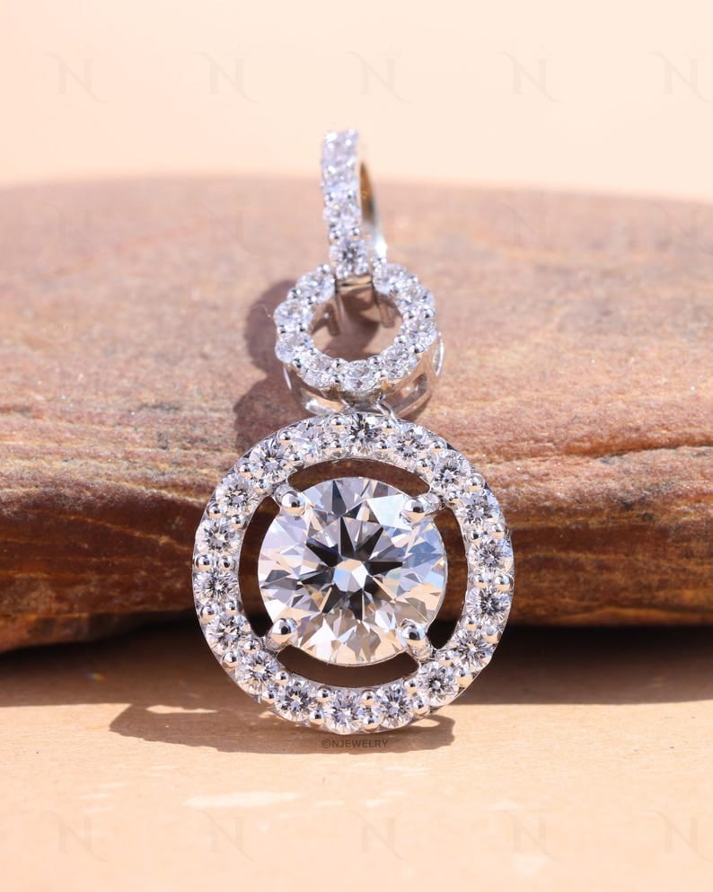 Certified 2.5 Carat Round Cut E VVS1 Lab Grown Diamond Pendant 14KT Solid White Gold: Certified 2.5 Carat Round Cut E VVS1 Lab Grown Diamond Pendant 14KT Solid White Gold - Side Stone is Lab Grown Diamonds 0.30 ct Vs1 E Color