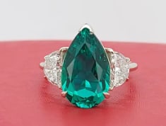 Certified 12 Ct 14kt Solid White Gold Lab Grown Green Emerald -Pear Cut Engagement ring: Certified 12 Ct 14kt Solid White Gold Lab Grown Green Emerald -Pear Cut Engagement ring - Side stone Lab Grown Diamonds Fancy VS1 E Color 0.1.20 Ct Ring Size US 8
