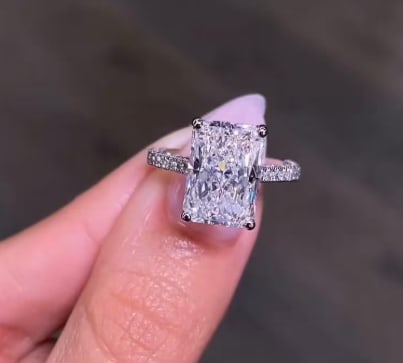 14KT Solid White Gold 5.00 Carat E Color VVS1 Clarity CERTIFIED Radiant Cut: 14KT Solid White Gold 5.00 Carat E Color VVS1 Clarity CERTIFIED Radiant Cut - Side stone Lab Grown Diamonds Round VS1 E Color 0.60 Ct - Ring - 6.5