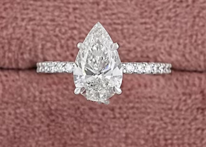 Certified 2.50 Carat Pear Cut D VVS1 Lab Grown Diamond Engagement Ring 14KT Solid White Gold: Certified 2.50 Carat Pear Cut D VVS1 Lab Grown Diamond Engagement Ring 14KT Solid White Gold - Ring Size US -6 Side stone Lab Grown Diamonds Round VS1 E Color 0.60 Ct