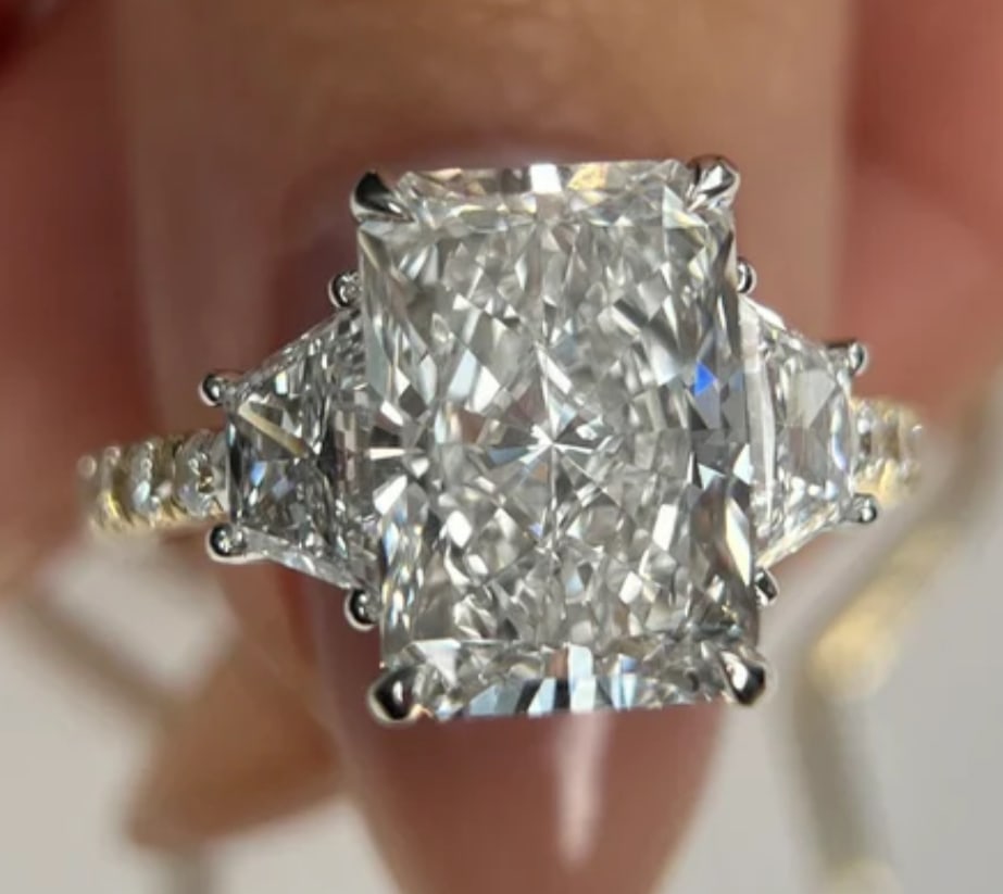 Certified 10 Carat Radiant Cut D VVS1 Lab Grown Diamond Engagement Ring 14KT Solid White Gold (1 of 2)