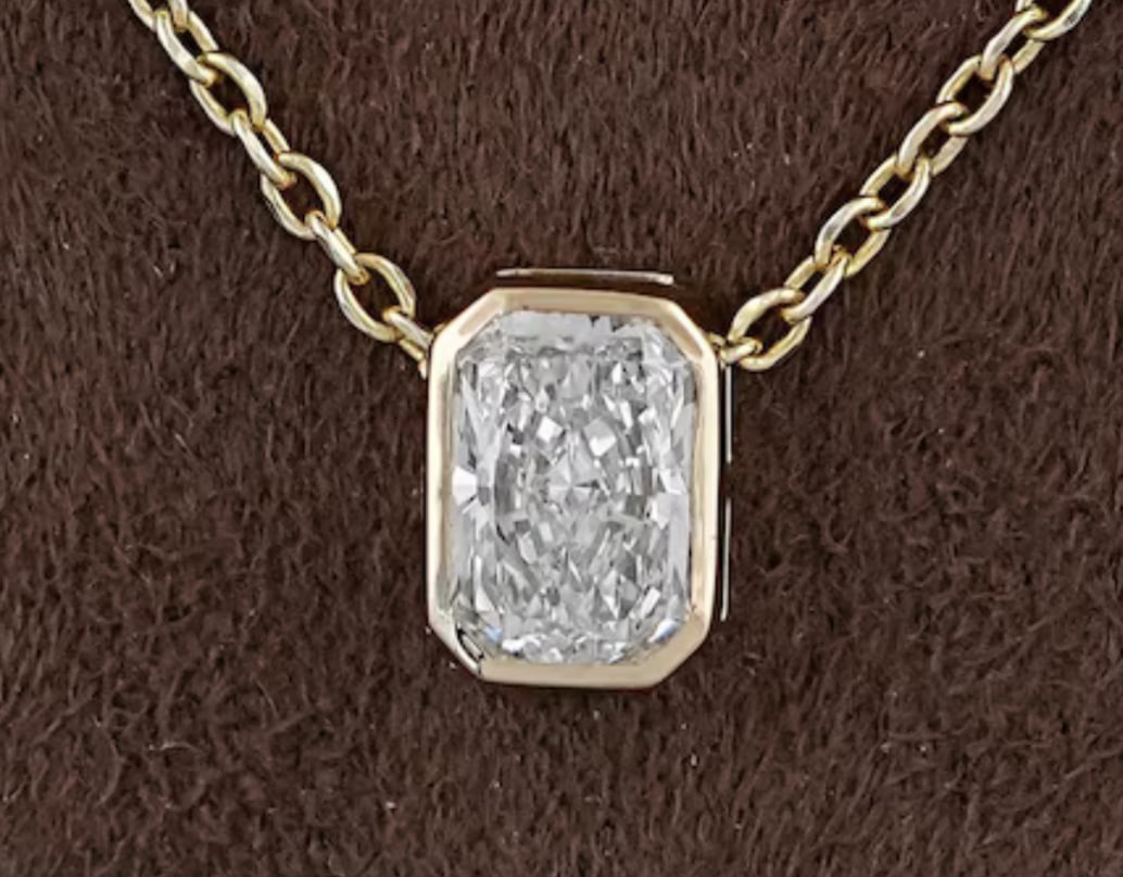 Certified 2 Ct - Radiant Cut Lab Grown Diamond D VVS1 Pendant 14KT Solid Yellow Gold: Certified 2 Ct - Radiant Cut Lab Grown Diamond D VVS1 Pendant 14KT Solid Yellow Gold