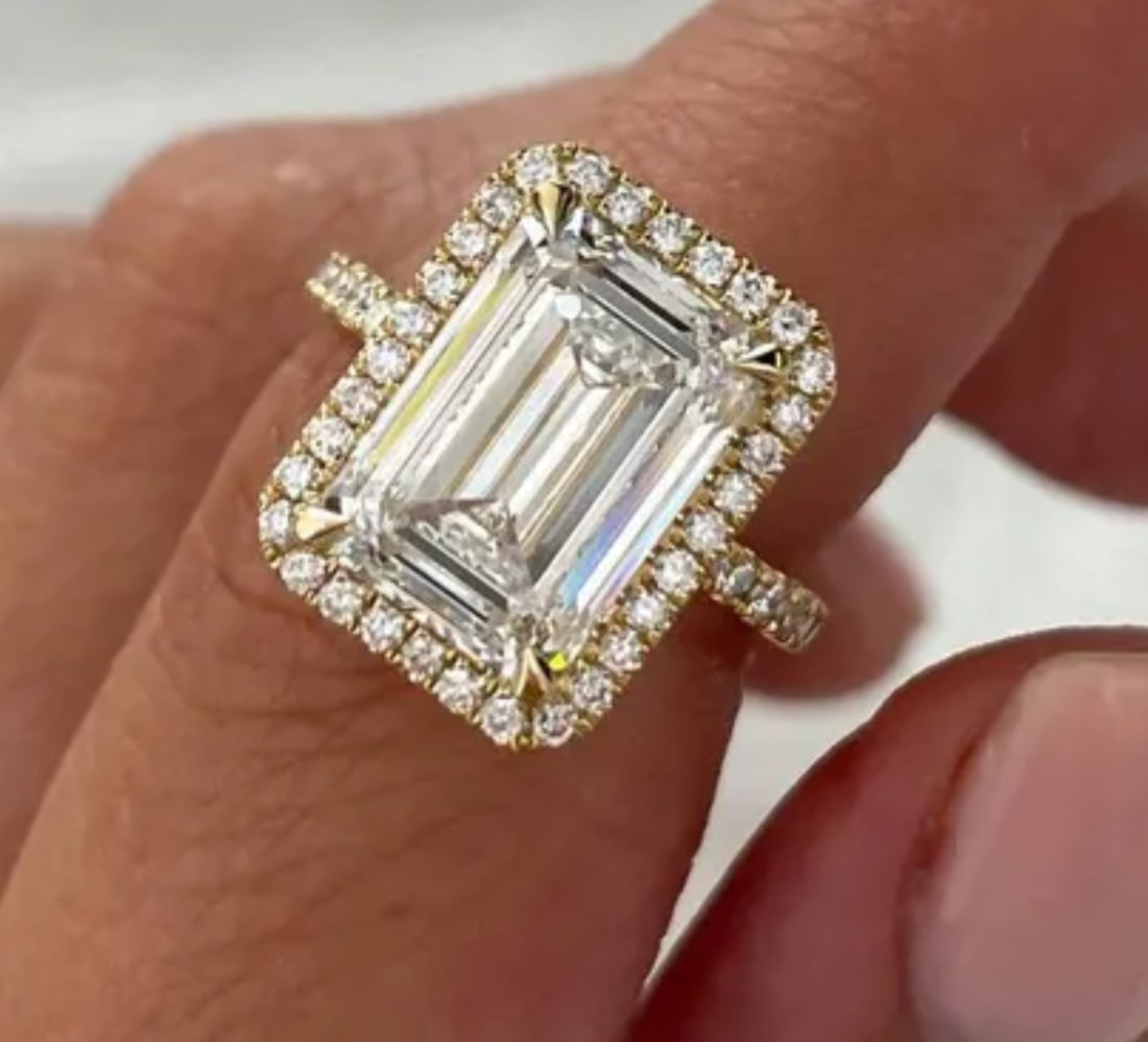 Certified 6.50 Ct Emerald Cut Lab Grown Diamond D VVS1 Engagement Ring 14KT Solid Yellow Gold: Certified 6.50 Ct Emerald Cut Lab Grown Diamond D VVS1 Engagement Ring 14KT Solid Yellow Gold - Ring Szie US 6 - Side stone 0.75 Ct Lab Grown Diamonds D vs1 - Round Cut