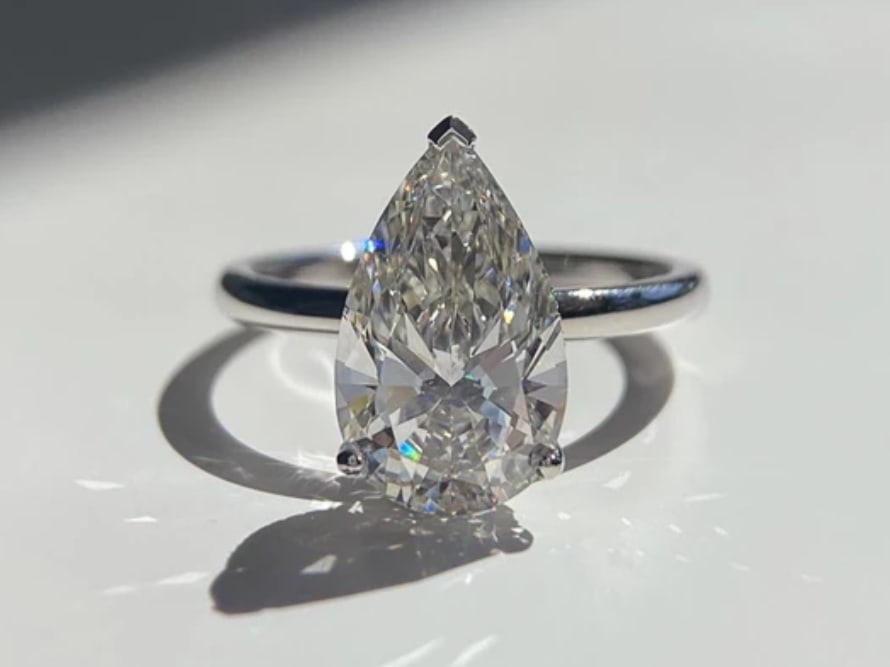 Certified 4 Ct Pear Cut Lab Grown Diamond D VVS1 Engagement Ring 14KT Solid White Gold: Certified 4 Ct Pear Cut Lab Grown Diamond D VVS1 Engagement Ring 14KT Solid White Gold - Ring Szie 6 - Side stone 0.50 Ct Lab Grown Diamonds D vs1 - Round Cut