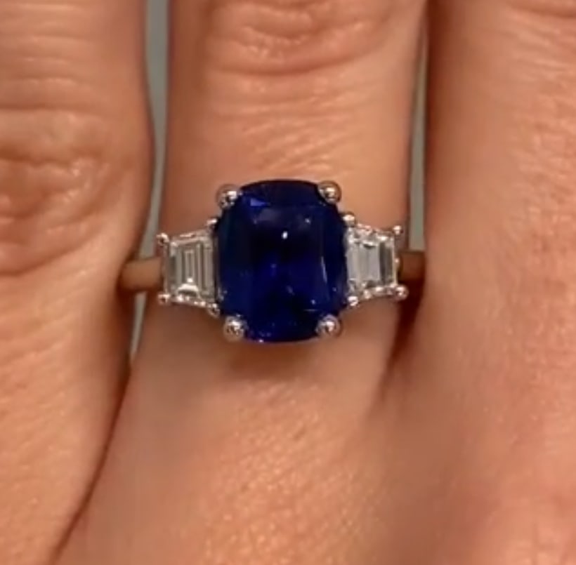 Certified 6.5 Ct - Cushion Cut Lab Grown Blue Sapphire & Lab Grown Diamond D VVS1 Engagement Ring: Certified 6.5 Ct - Cushion Cut Lab Grown Blue Sapphire & Lab Grown Diamond D VVS1 Engagement Ring 14KT Solid White Gold - Ring Size US 6 - Side stone 0.60 Ct Lab Grown Diamonds D vs1 - Fancy Cut