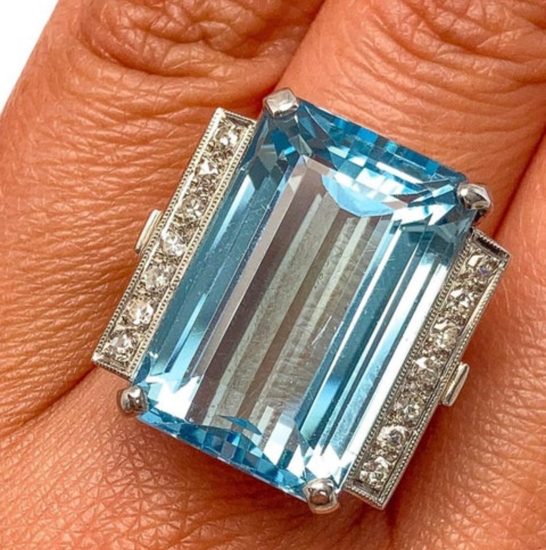 Certified 20 Ct -Emerald Cut Lab Grown Aquamarine & Lab Grown Diamond D VVS1 Engagement Ring 14KT: Certified 20 Ct -Emerald Cut Aquamarine & Lab Grown Diamond D VVS1 Engagement Ring 14KT Solid White Gold - Ring Sze 6 - Side stone 0.60 Ct Lab Grown Diamonds D vs1 - Round Cut