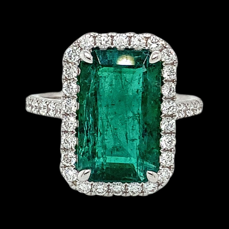 Certified 14 Ct - Emerald Cut Lab Grown Green Emearld & Lab Grown Diamond D VVS1 Engagement Ring (1 of 3)