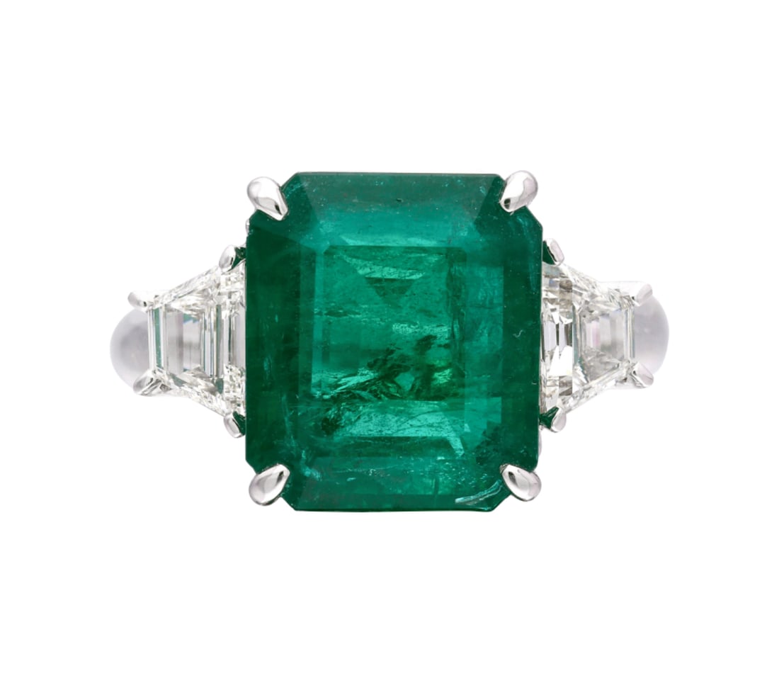 Certified 8.5 Ct - Asscher Cut Lab Grown Green Emearld & Lab Grown Diamond D VVS1 Engagement Ring: Certified 8.5 Ct - Asscher Cut Lab Grown Green Emearld & Lab Grown Diamond D VVS1 Engagement Ring 14KT Solid White Gold - Ring Size - 6 Side stone 0.80 Ct Lab Grown Diamonds D vs1 - Fancy Cut