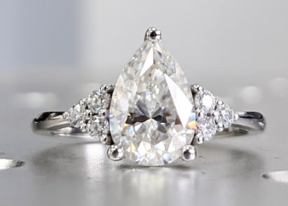 Certified 2.5 Carat Pear Cut Cut D VVS1 Lab Grown Diamond Ring 14KT Solid White Gold (1 of 4)