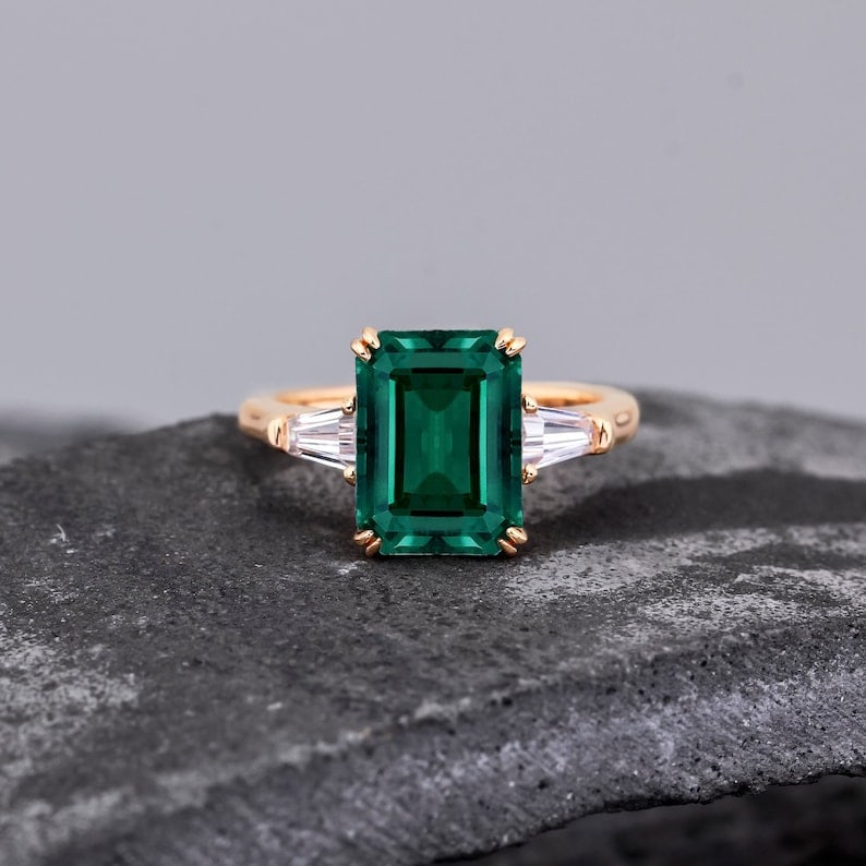 Certified 8.5 Ct.14kt Solid Rose Lab Grown Green Emerald Engagement ring: Certified 8.5 Ct.14kt Solid Rose Lab Grown Green Emerald Engagement ring - Ring Size US 7 - Side stone Lab Grown Diamonds Fancy VS1 E Color 0.50 Ct -