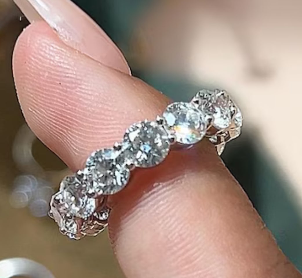 Certified 4 MM Round Cut Lab Grown Diamond D VVS1 Engagement Ring 14KT Solid White Gold: Certified 4 MM Round Cut Lab Grown Diamond D VVS1 Engagement Ring 14KT Solid White Gold - Ring Szie 6.5