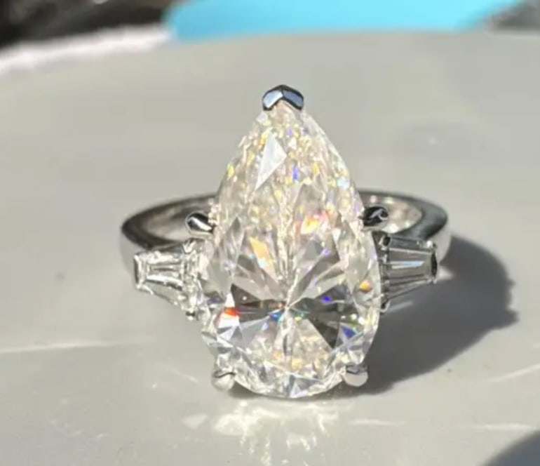 Certified 10 Ct Pear Cut Lab Grown Diamond D VVS1 Engagement Ring 14KT Solid White Gold (1 of 4)