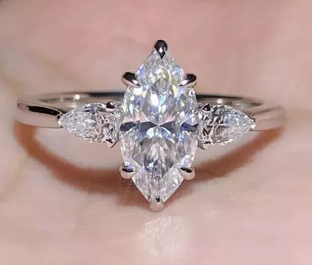 Certified 2.5 Ct -Marquise Cut Lab Grown Diamond D VVS1 Engagement Ring 14KT Solid White Gold: Certified 2.5 Ct -Marquise Cut Lab Grown Diamond D VVS1 Engagement Ring 14KT Solid White Gold - -Ring Size US 6 - Side stone 0.60 Ct Lab Grown Diamonds D vs1 - Pear Cut