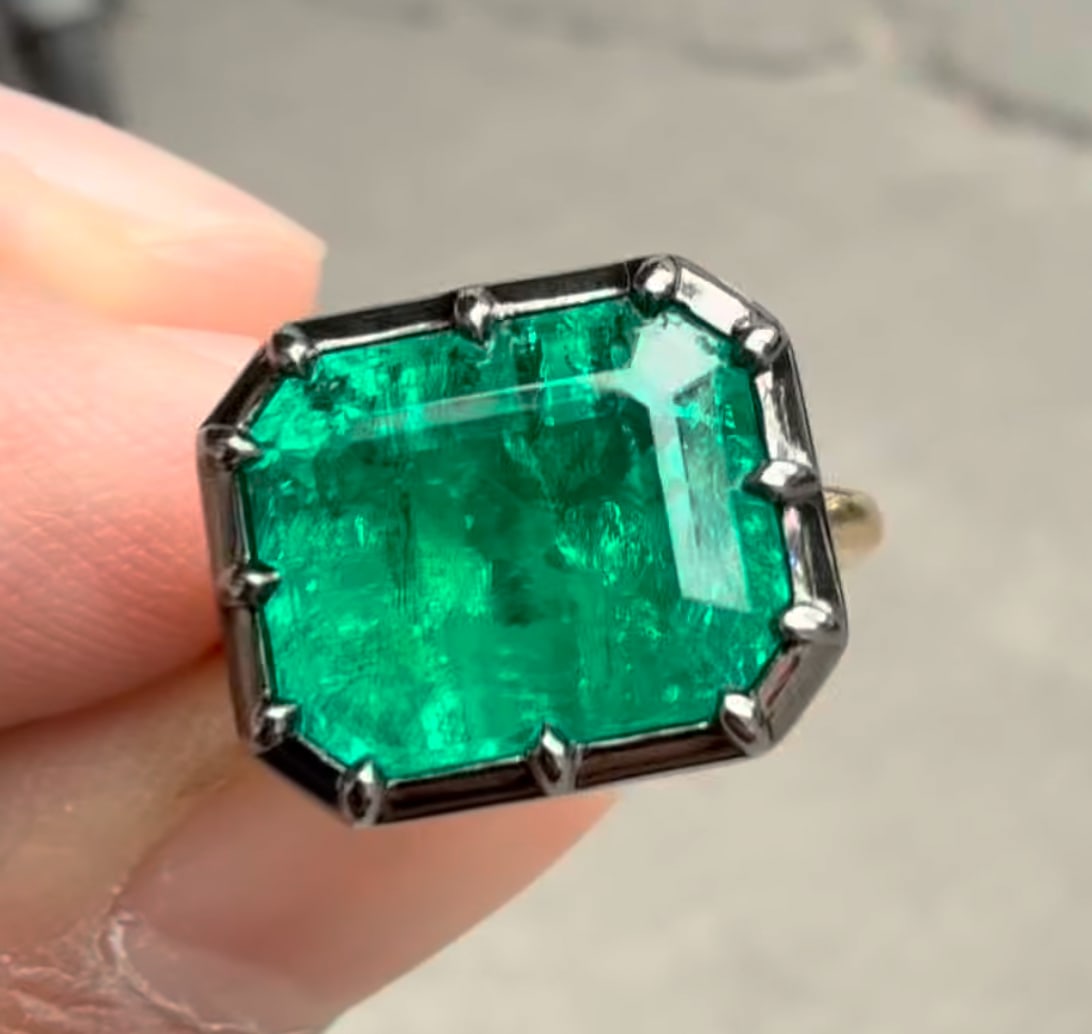 Certified 10.5 Ct - Emerald Cut Lab Grown Green Emearld & Lab Grown Diamond D VVS1 Engagement Ring: Certified 10.5 Ct - Emerald Cut Lab Grown Green Emearld & Lab Grown Diamond D VVS1 Engagement Ring 14KT Solid Yellow Gold -Ring Size US 8