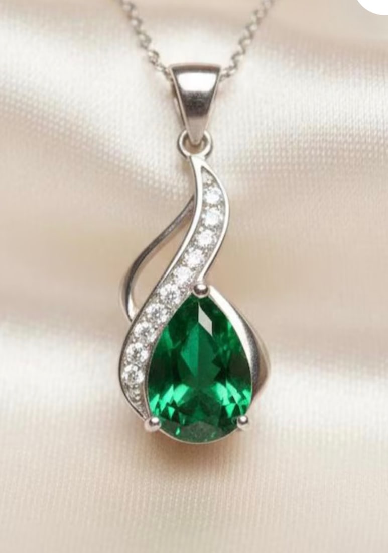 Handcrafted Vintage Sterling Silver Green Emreald Penadnt: Handcrafted Vintage Sterling Silver 3 ct Green Emreald Penadnt