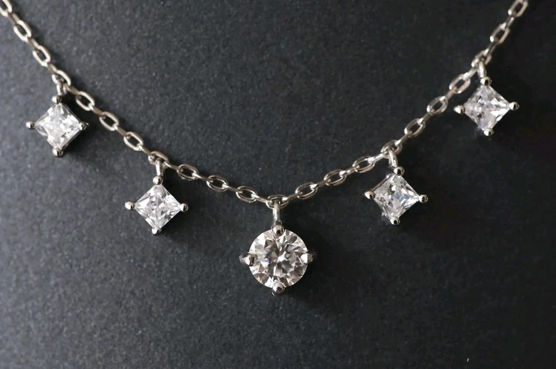 5 Ct Lab Created White Diamond Solitaire Necklace In 925 Silver: 5 Ct Lab Created White Diamond Solitaire Necklace In 925 Silver - 16 INCH