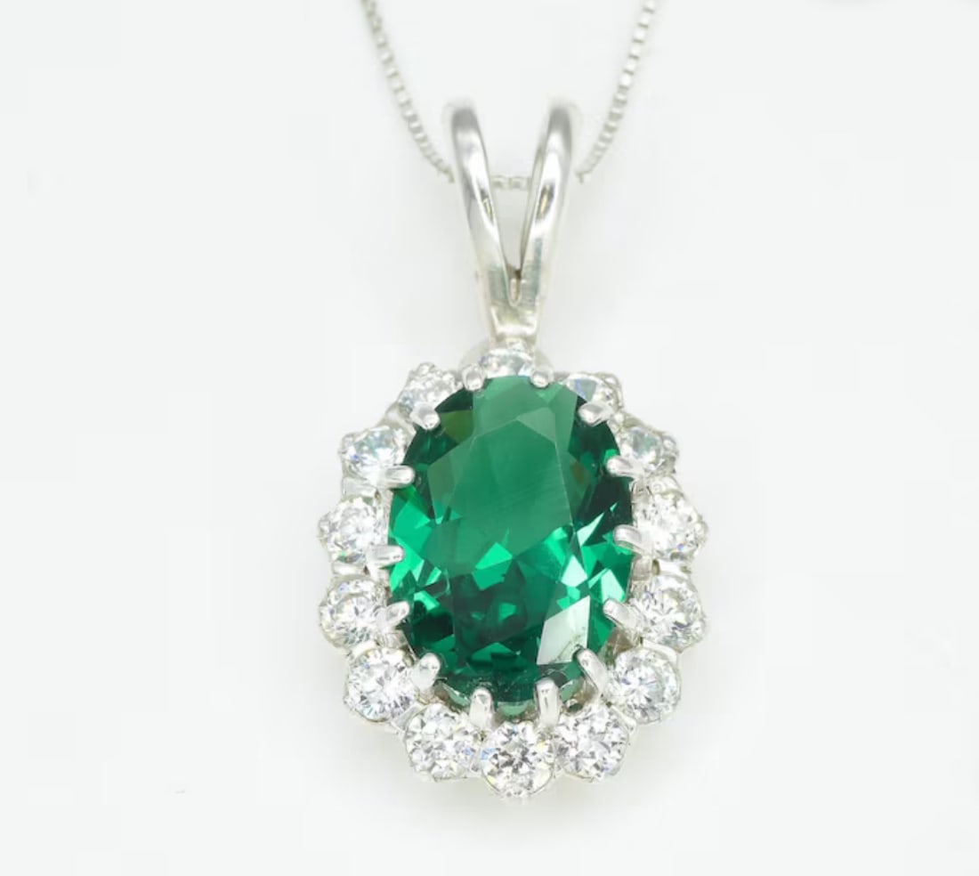 Certified 8 Carat Oval Cut E VVS1 Lab Grown Green Emerald Pendant 14KT Solid White Gold: Certified 8 Carat Oval Cut E VVS1 Lab Grown Emerald Pendant 14KT Solid White Gold - Side Stone is Natural Diamonds 0.30 ct Vs1 E Color - Ring Size US - 7