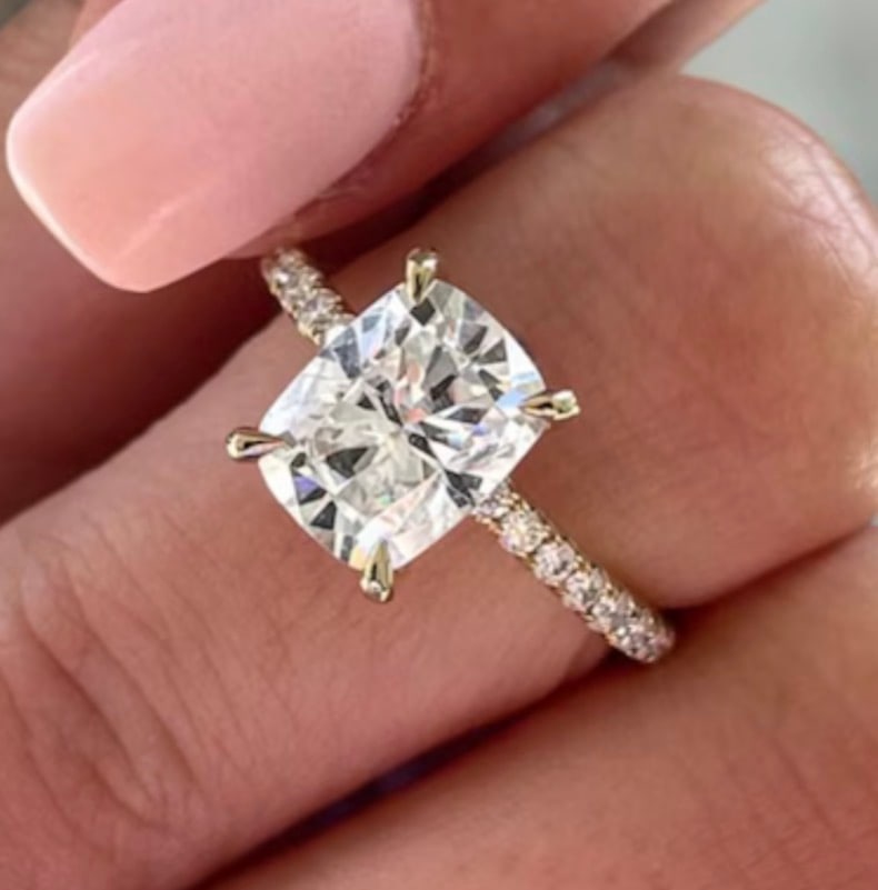 Certified 2.10 Cushion Cut E VS1 LAB Grown Diamond Ring 14KT Solid Yellow Gold: Certified 2.10 Cushion Cut E VS1 LAB Grown Diamond Ring 14KT Solid Yellow Gold Side Stons Lab Grwon Diamonds vs1 e color 0.30 ct - Ring Size US - 6.5