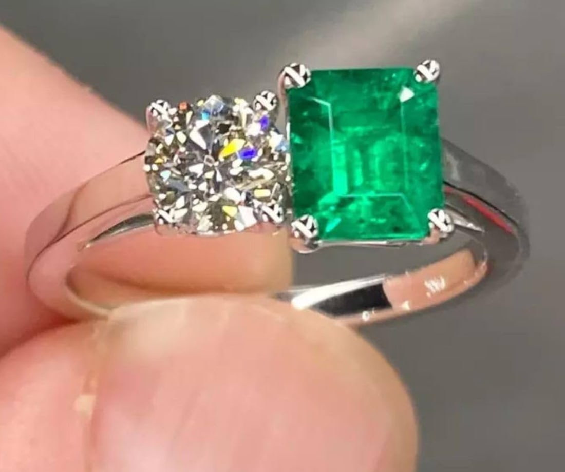Certified 4.00 Carat Emerald Cut Lab Grown Green Emerald & Lab Grown Diamond Engagement Ring 14KT (1 of 4)