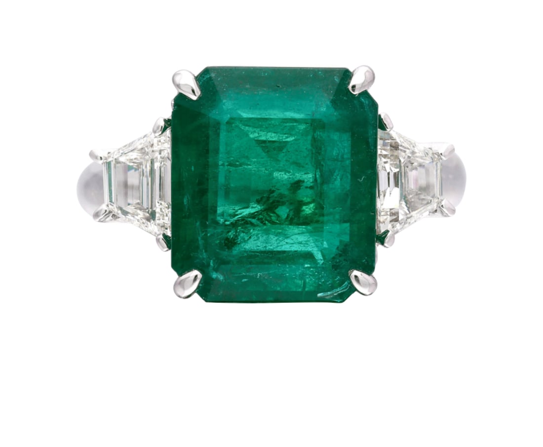 Certified 14 Carat Emerald Cut Lab Grown Green Emerald Engagement Ring 14KT Solid White Gold: Certified 14 Carat Emerald Cut Lab Grown Green Emerald Engagement Ring 14KT Solid White Gold - Ring Size US 6.5 Side stone 0.60 Ct Lab Grown Diamonds Fancy VS1 E Color