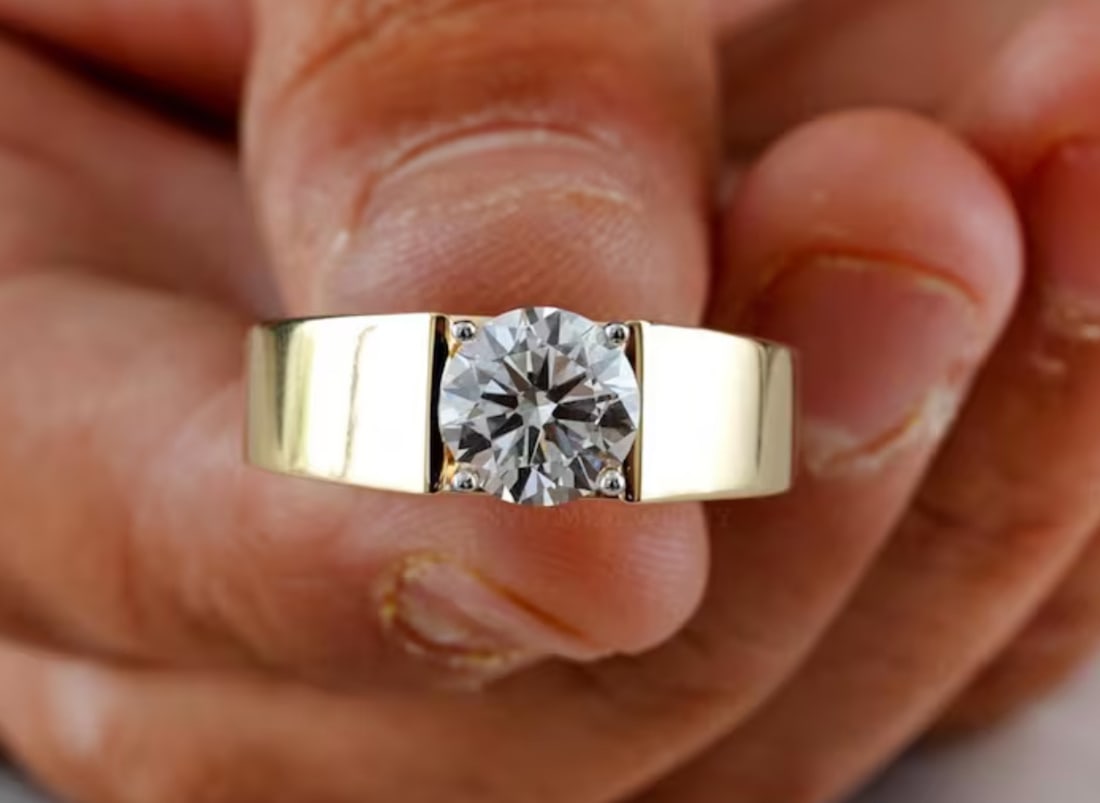 Certified 2.5 Carat Round Cut D VVS1 Lab Grown Diamond Engagement Ring 14KT Solid Yellow Gold: Certified 2.5 Carat Round Cut D VVS1 Lab Grown Diamond Engagement Ring 14KT Solid Yellow Gold - US 7.5
