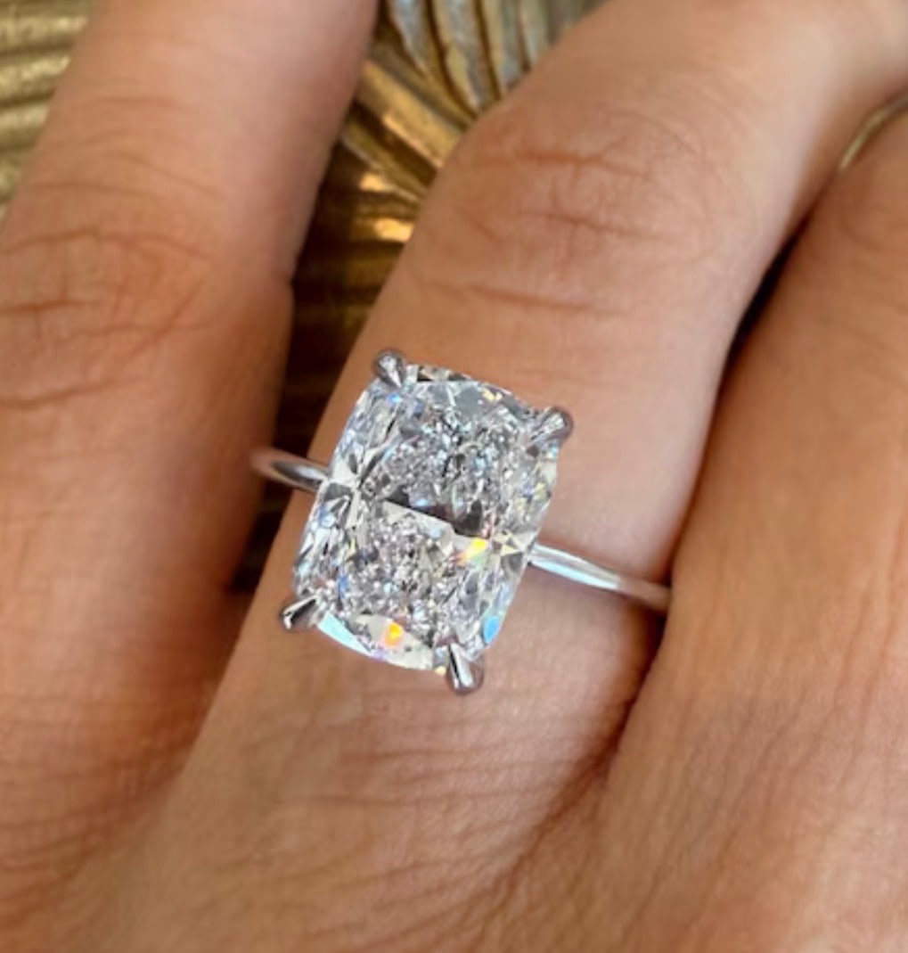 Certified 2.5 Carat Cushion Cut D VVS1 Lab Grown Diamond Engagement Ring 14KT Solid White Gold: Certified 2.5 Carat Cushion Cut D VVS1 Lab Grown Diamond Engagement Ring 14KT Solid White Gold - Ring Size US 6.5 FREE SHIPPING