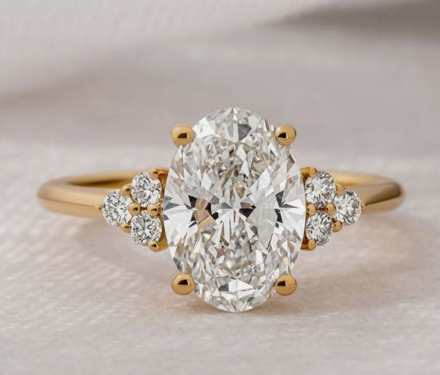 Certified 4.5 Carat Oval Cut D VVS1 Lab Grown Diamond Engagement Ring 14KT Solid Yellow Gold: Certified 4.5 Carat Oval Cut D VVS1 Lab Grown Diamond Engagement Ring 14KT Solid Yellow Gold - Ring Size US 6.5 Side stone 0.60 Ct Lab Grown Diamonds Round Cut