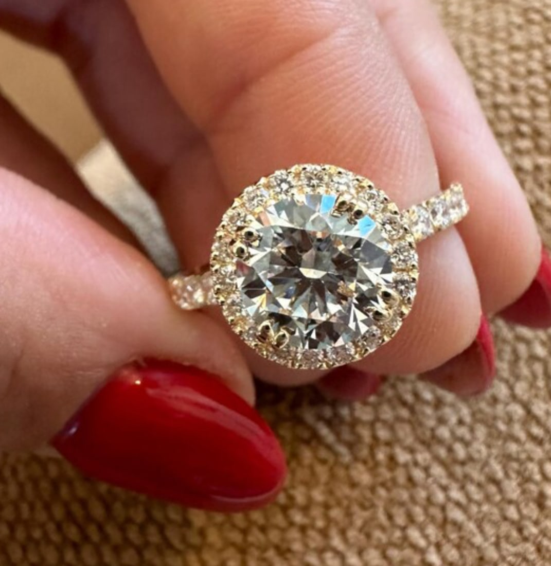 Certified 3 Carat Round Cut D VVS1 Lab Grown Diamond Engagement Ring 14KT Solid Yellow Gold: Certified 3 Carat Round Cut D VVS1 Lab Grown Diamond Engagement Ring 14KT Solid Yellow Gold - Ring Szie US 6 - Side stone 0.60 Ct Lab Grown Diamonds D vs1 - Round Cut