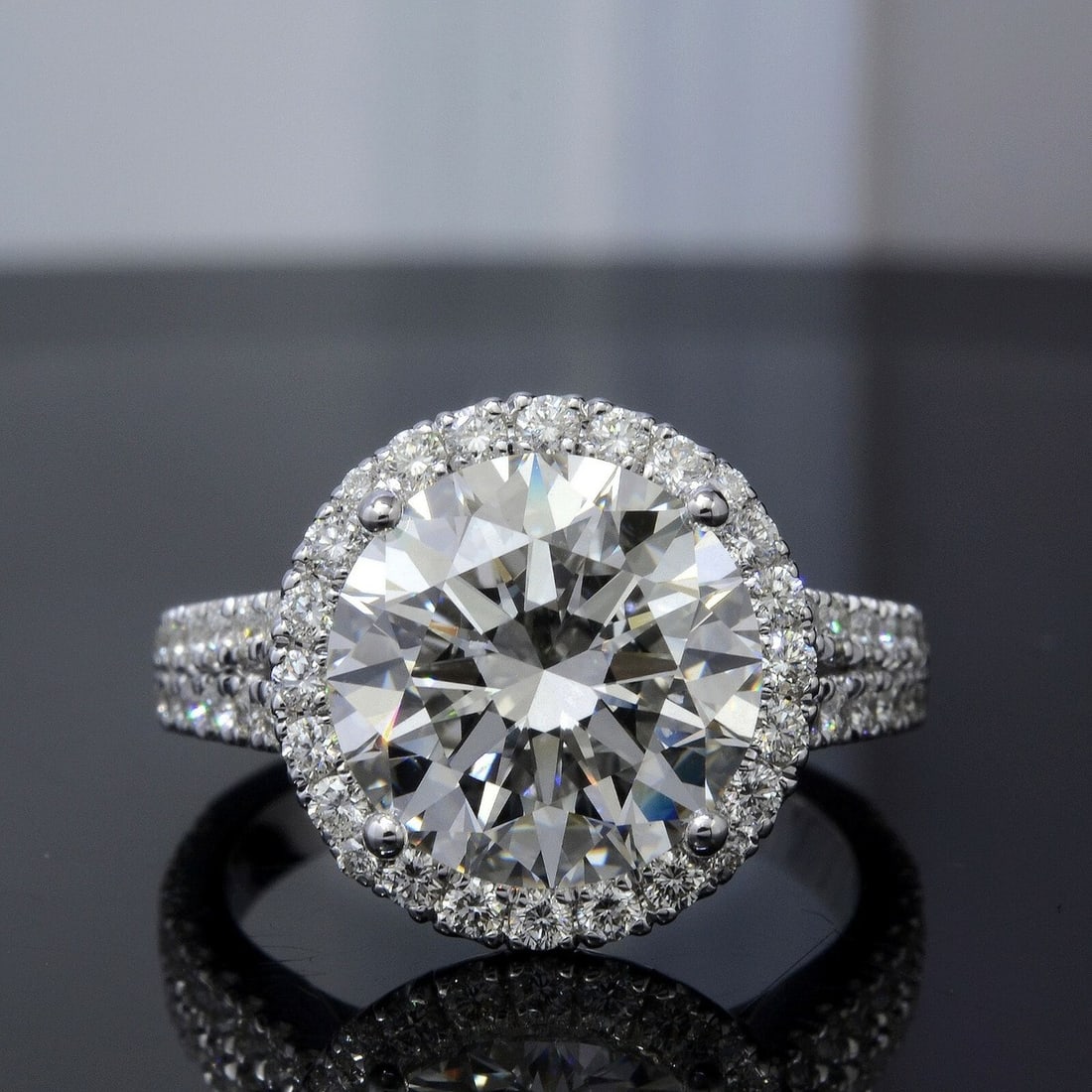 Certified 3.5 Carat Round Cut D VVS1 Lab Grown Diamond Engagement Ring 14KT Solid White Gold: Certified 3.5 Carat Round Cut D VVS1 Lab Grown Diamond Engagement Ring 14KT Solid White Gold - Ring Szie US 6 - Side stone 0.30 Ct Lab Grown Diamonds D vs1 - Round Cut