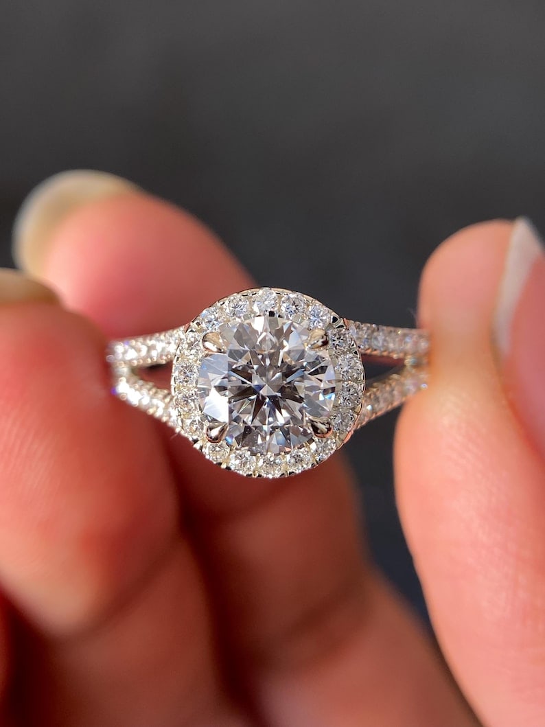 Certified 1.25 Carat Round Cut D VVS1 Lab Grown Diamond Engagement Ring 14KT Solid White Gold: Certified 1.25 Carat Round Cut D VVS1 Lab Grown Diamond Engagement Ring 14KT Solid White Gold - Ring Size US 6 - Side stone 0.60 Ct Lab Grown Diamonds D vs1 - Round