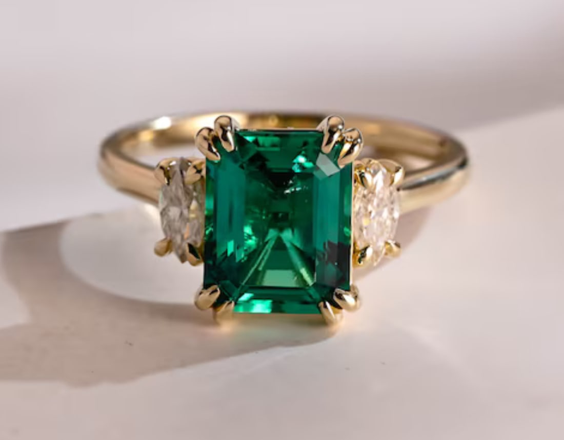 Certified 8.50 Carat Emerald Cut Lab Grown Green Emerald Engagement Ring 14KT Solid Yellow Gold: Certified 8.50 Carat Emerald Cut Lab Grown Green Emerald Engagement Ring 14KT Solid Yellow Gold - Ring Size US - 6.5 - Side stone 0.30 Ct Lab Grown Diamonds D vs1 - Fancy Cut
