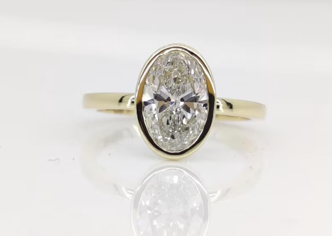 Certified 2.50 Carat Oavl Cut Lab Grown Diamond D VVS1 Engagement Ring 14KT Solid Yellow Gold: Certified 2.50 Carat Oavl Cut Lab Grown Diamond D VVS1 Engagement Ring 14KT Solid Yellow Gold - Ring Size US 6