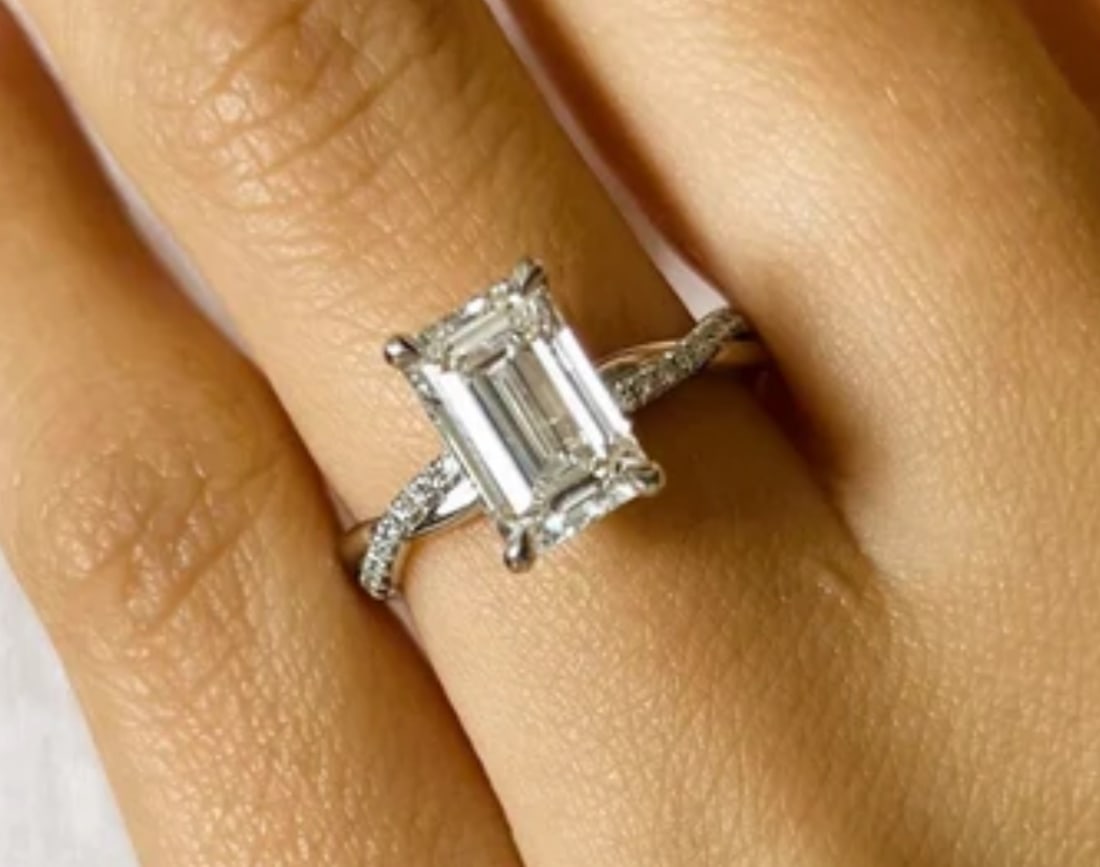 Certified 3.5 Emerald Cut Lab Grown Diamond D VVS1 Engagement Ring 14KT Solid White Gold: Certified 3.5 Emerald Cut Lab Grown Diamond D VVS1 Engagement Ring 14KT Solid White Gold - Ring Szie 7 - Side stone 0.50 Ct Lab Grown Diamonds D vs1 - Round Cut