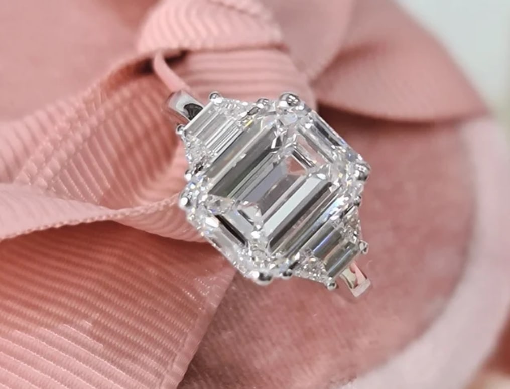 Certified 8 Ct Emerald Cut Lab Grown Diamond D VVS1 Engagement Ring 14KT Solid White Gold: Certified 8Ct Emerald Cut Lab Grown Diamond D VVS1 Engagement Ring 14KT Solid White Gold - Ring Szie US 7 - Side stone 0.70 Ct Lab Grown Diamonds D vs1 - Fancy Cut