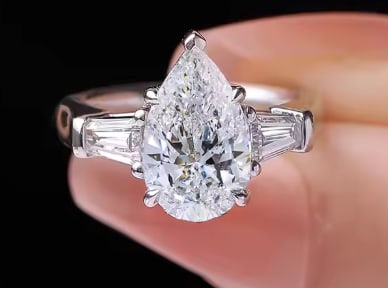 Certified 6.50 Carat Pear Cut E VS1 Lab Grown Diamond Engagement Ring 14KT Solid White Gold: Certified 6.50 Carat Pear Cut E VS1 Lab Grown Diamond Engagement Ring 14KT Solid White Gold - Side Stone is Lab Grown Diamonds Fancy Cut VS1 E Color 0.60 Ct Excellent Luster- Ring Size US- 6.5 - Ring 