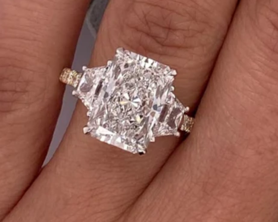 Certified 8.5 Carat Radiant Cut D VVS1 Lab Grown Diamond Engagement Ring 14KT Solid Yellow Gold: Certified 8.5 Carat Radiant Cut D VVS1 Lab Grown Diamond Engagement Ring 14KT Solid Yellow Gold - -Ring Size US 6 - Side stone Lab Grown Diamonds Fancy VS1 E Color 0.60 Ct