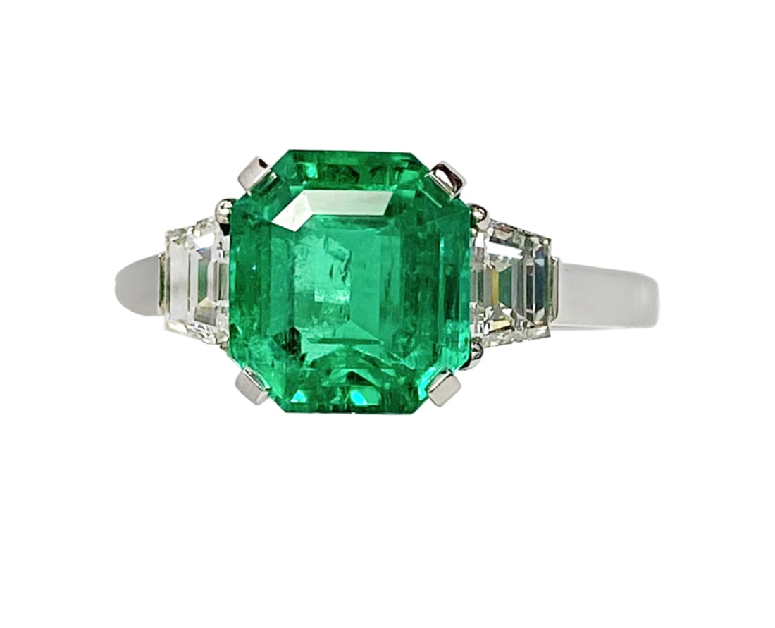 Certified 5 Carat Asscher Cut Lab Grown Green Emerald Engagement Ring 14KT Solid White Gold: Certified 5 Carat Asscher Cut Lab Grown Green Emerald Engagement Ring 14KT Solid White Gold - Ring Size US 6 Side stone 0.60 Ct Lab Grown Diamonds Fancy VS1 E Color