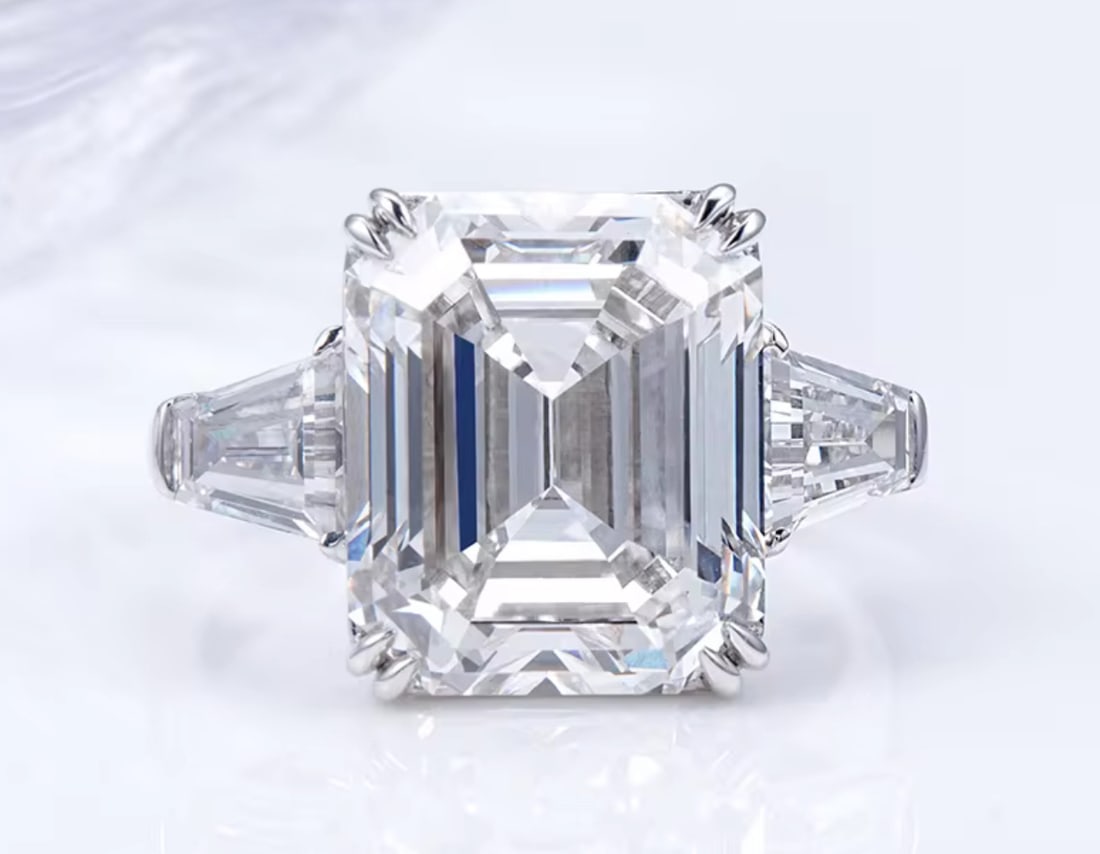 Certified 8 Carat Emerald Cut D VVS1 Lab Grown Diamond Engagement Ring 14KT Solid White Gold: Certified 8 Carat Emerald Cut D VVS1 Lab Grown Diamond Engagement Ring 14KT Solid White Gold - Ring Size US 6.5 Side stone 0.30 Ct Lab Grown Diamonds Fancy Cut