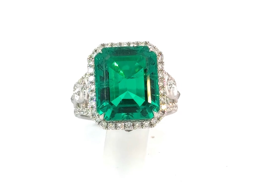Certified 10 Carat Emerald Cut Lab Grown Green Emerald Engagement Ring 14KT Solid White Gold: Certified 10 Carat Emerald Cut Lab Grown Green Emerald Engagement Ring 14KT Solid White Gold - Ring Size US 7.5 - Side stone 1.00 Ct Lab Grown Diamonds D vs1 Fancy Cut