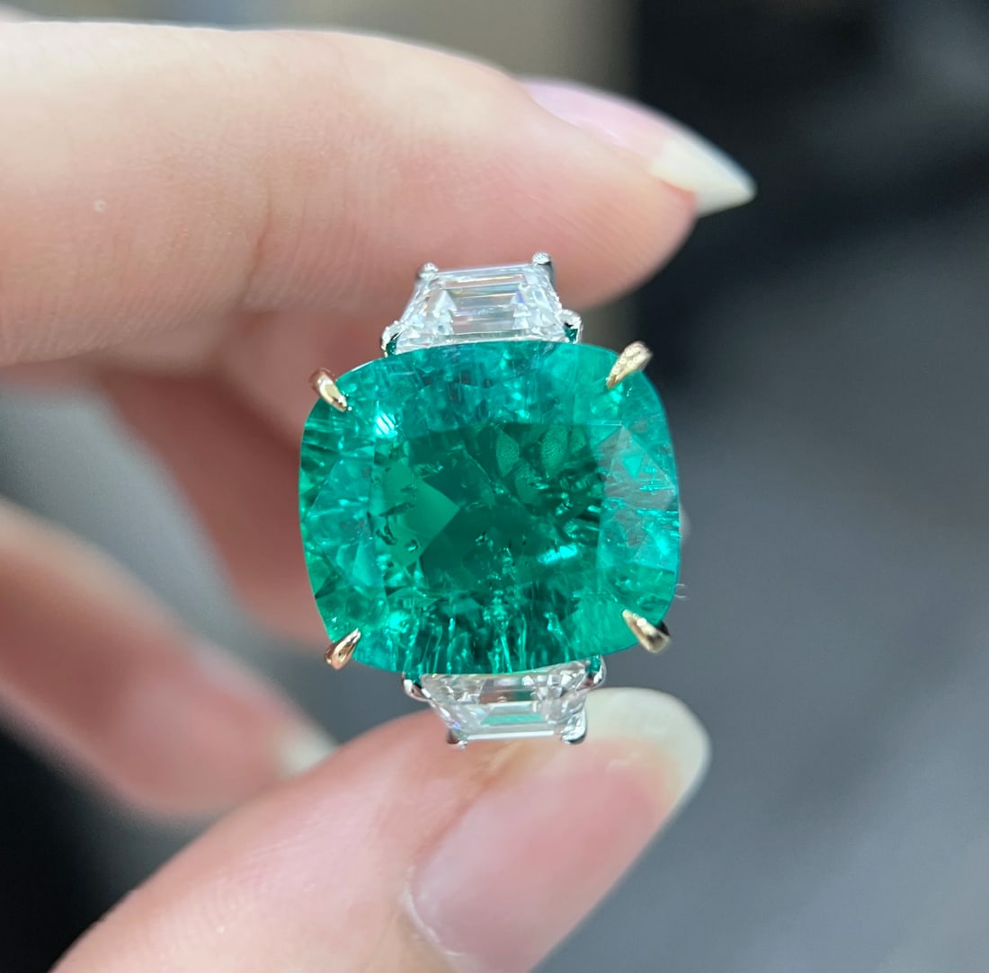 Certified 12 Carat Cushion Cut Lab Grown Green Emerald Engagement Ring 14KT Solid White Gold: Certified 12 Carat Cushion Cut Lab Grown Green Emerald Engagement Ring 14KT Solid White Gold - Ring Size US 6 Side stone 0.50 Ct Lab Grown Diamonds D vs1 Fancy Cut