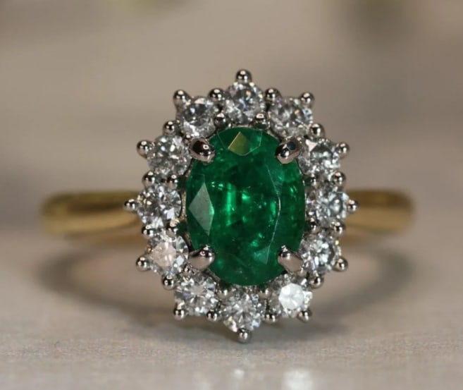 Certified 3 Ct -Oval Cut Lab Grown Green & Lab Grown Diamond D VVS1 Engagement Ring 14KT Solid (1 of 2)