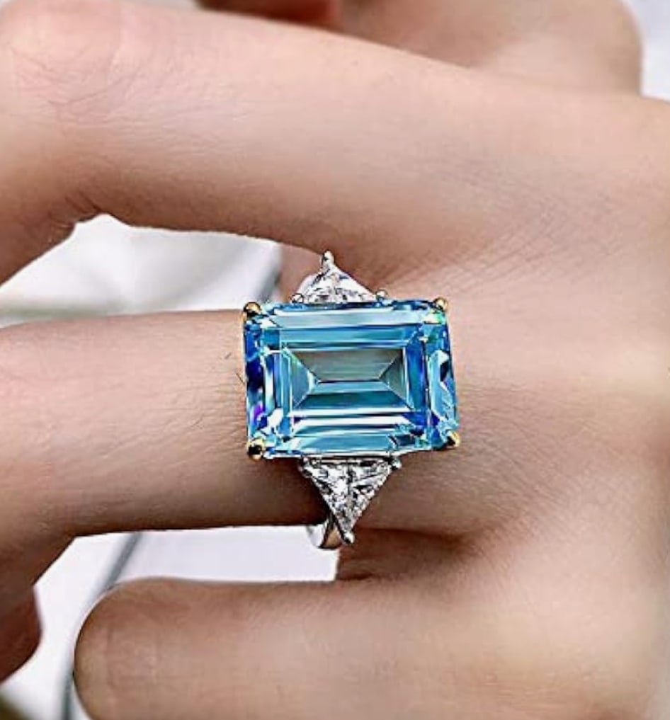 Certified 10 Ct -Emerald Cut Lab Grown Aquamarine & Lab Grown Diamond D VVS1 Engagement Ring 14KT: Certified 10 Ct -Emerald Cut Aquamarine & Lab Grown Diamond D VVS1 Engagement Ring 14KT Solid White Gold - Ring Sze 7 - Side stone 0.70 Ct Lab Grown Diamonds D vs1 - Fancy Cut